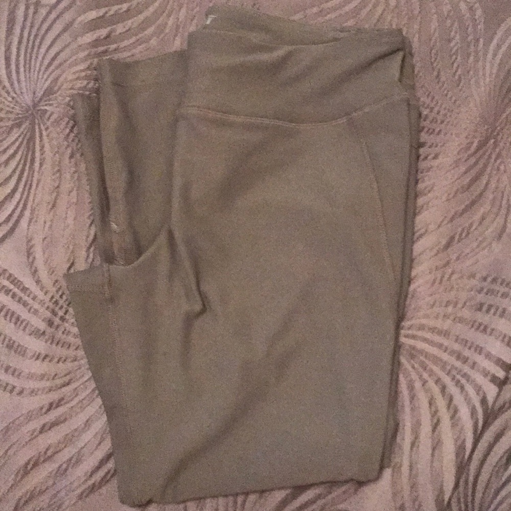 Avia Capri Yoga pants